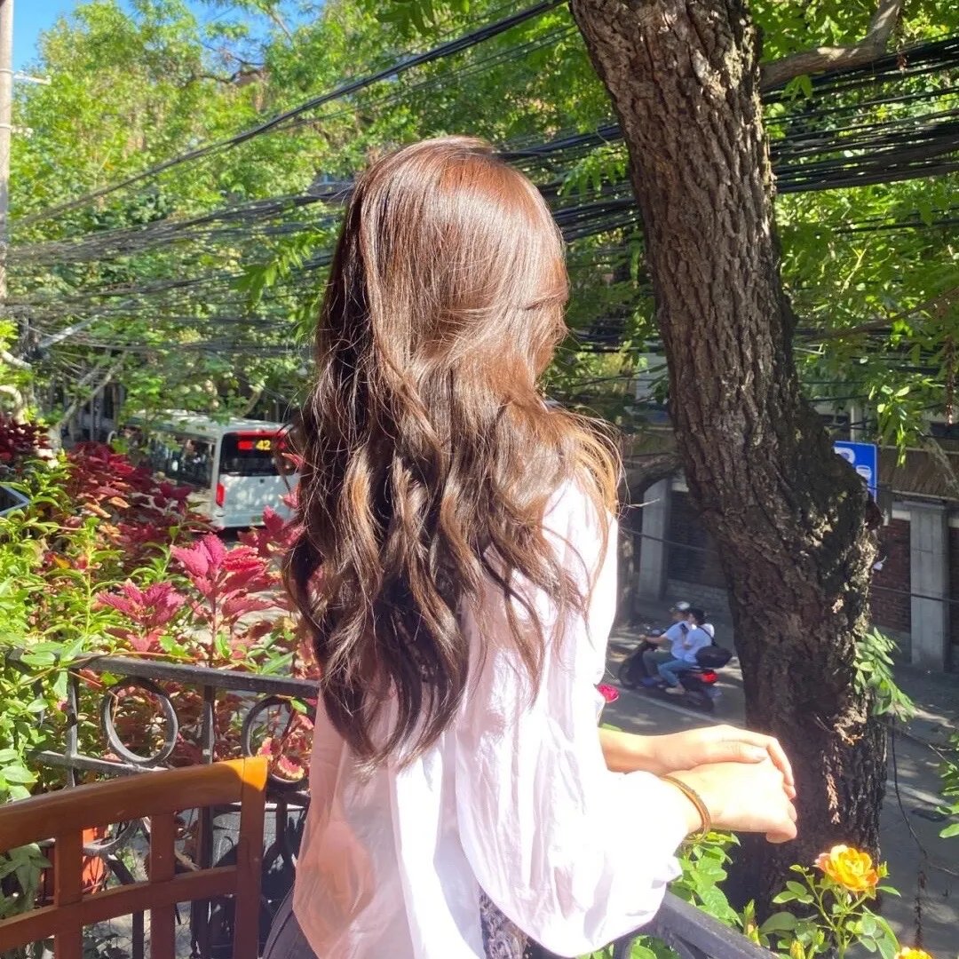 弱比少男闯女校